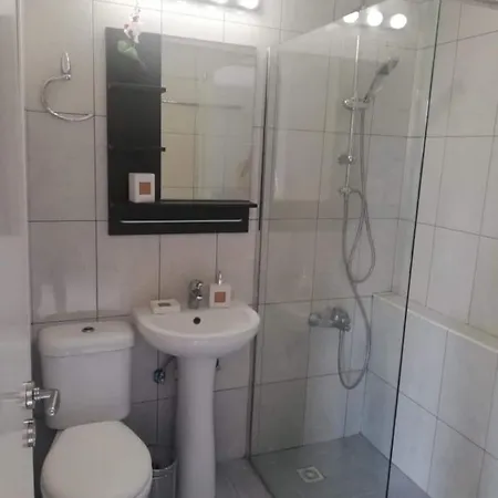 Cozy 1 Bedroom Close To The Апартаменты Пафос