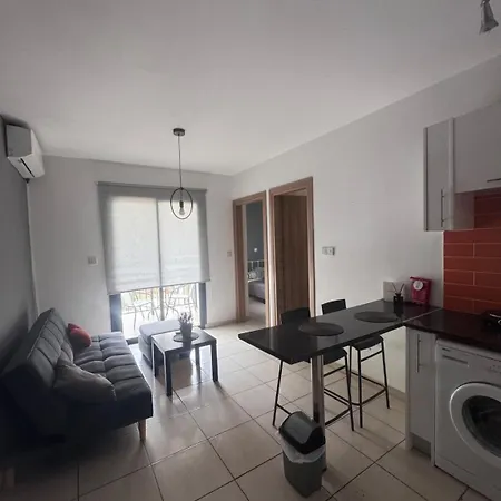 Cozy 1 Bedroom Close To The Appartement Paphos