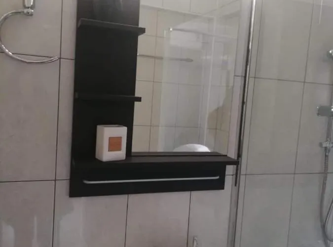 Cozy 1 Bedroom Close To The * パ フォス